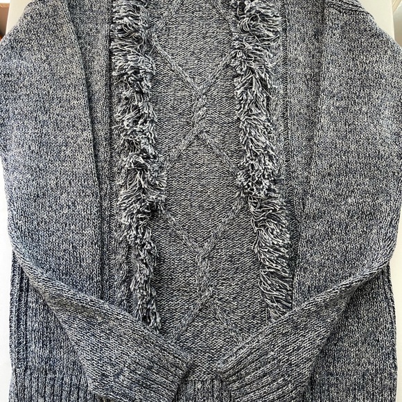 Bass women’s blue and white sweater with front fringe. New. Size S. Made in USA - Picture 3 of 8